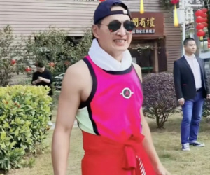 'Triển Chiêu đẹp nhất màn ảnh' gây sốc với body cường tráng ở tuổi 64, cuộc sống viên mãn cùng khối tài sản 340 tỷ