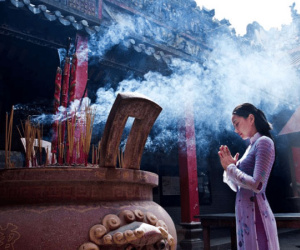 10 điều cấm kỵ khi đi chùa không phải ai cũng biết, nếu vô tình phạm phải sẽ gây ra hậu quả không tốt cho cuộc sống sau này
