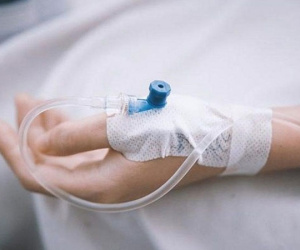 Người phụ nữ ở Hải Dương suýt trả giá bằng tính mạng vì cứ mệt là truyền đạm hoa quả để nhanh khỏe