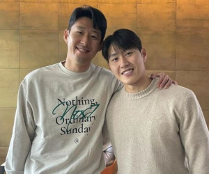 Chiếc áo tiền triệu Son Heung-min mặc trong buổi hòa giải với Lee Kang-in 'cháy hàng', tạo ra cơn sốt khó tin