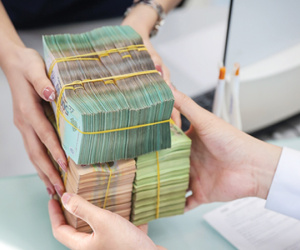 Lãi suất liên ngân hàng tăng mạnh, NHNN tiếp tục bơm thanh khoản