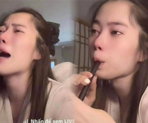 Nam Em bất ngờ bật khóc trên livestream khi order nhầm ly trà sữa không có topping