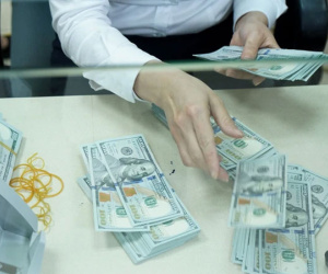 Giá USD tự do nhảy vọt