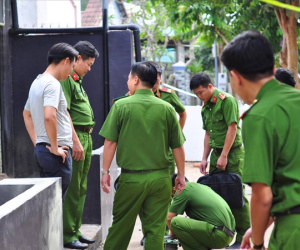 Tên sát nhân 'làm bậy' với hàng xóm đáng tuổi mẹ mình