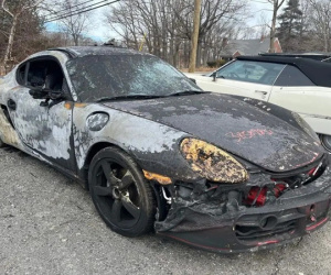 Rao chiếc Porsche Cayman cháy rụi giá quy đổi hơn 180 triệu đồng, người bán khẳng định vẫn ‘lái tốt’