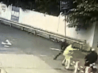 Gặp chốt kiểm tra nồng độ cồn, tài xế dương tính ma túy tông thẳng vào công an