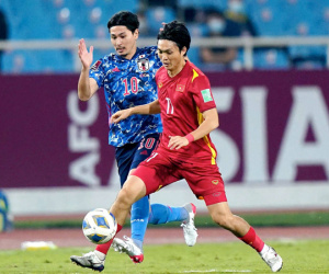 Tuấn Anh, Quế Ngọc Hải báo 'tin dữ' cho HLV Troussier