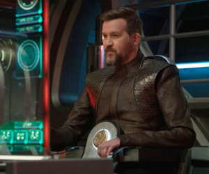 Diễn viên 'Captain Marvel' qua đời ở tuổi 50