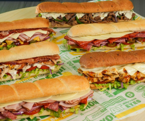 Ghé vào cửa hàng mua sandwich, người phụ nữ sốc nặng vì bị tính giá 25 triệu đồng