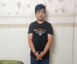 Cướp điện thoại, xong bắt nạn nhân chở đi tìm cửa hàng để bán