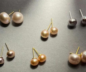 Mua 3 đôi bông tai 30K nhưng không vừa ý, khách nhận tiền hoàn mà không trả hàng khiến chủ shop bức xúc phóng xe ngàn kilomet đâm đơn kiện