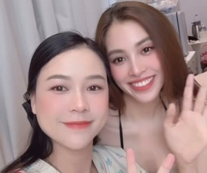 Sam lộ diện hậu chào đón cặp song sinh: Đọ sắc bên Hoa hậu Tiểu Vy, khoe được tặng 'núi' quà