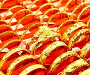 Giá vàng SJC, vàng nhẫn lại đua nhau tăng vọt