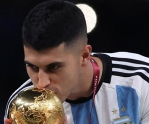Nhà vô địch World Cup bị vợ bán huy chương, áo đấu để trang trải