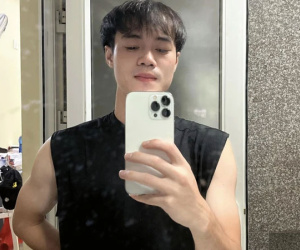Ông chủ biệt thự Văn Toàn bị 'chất vấn' về chuyện tình duyên sau khi đăng ảnh lên chùa đầu năm