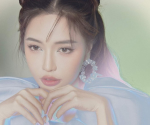 Liên tiếp 'đụng độ' Sơn Tùng, Bích Phương khẳng định: 'Ấp ủ từ lâu. Không phải một người cố ra sản phẩm theo xu hướng!'