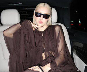 Paris Fashion Week còn chưa hết, Rosé vẫn được Vogue vinh danh là một trong những sao mặc ấn tượng nhất