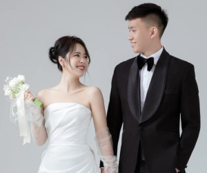 Đồng đội của Công Phượng, Văn Toàn lấy vợ, khoe bộ ảnh cưới đơn giản mà ai cũng phải khen 'đẹp quá nhỉ'