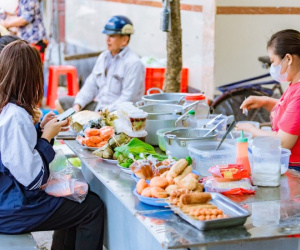 Cầm 50.000 đồng, ăn thả ga đủ món ngon ở chợ quê 'rẻ nhất Nam Định’