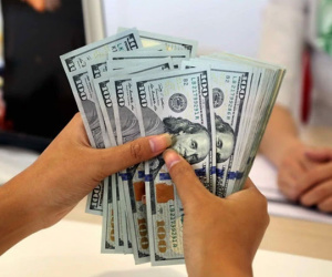 Giá USD tự do tăng mạnh, lên gần 25.600 đồng
