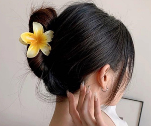 Tìm thấy 'bông hoa đẹp nhất 2024': Item tưởng sến rện bỗng viral mọi mặt trận, gái xinh Á - Âu đều sở hữu