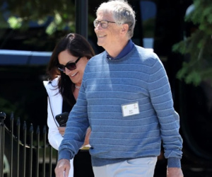 Trở lại Việt Nam sau 18 năm, tỷ phú Bill Gates đi du lịch Hội An, Đà Nẵng