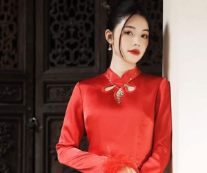 Giữa nghi vấn ồn ào là 'người thứ 3', Hoa hậu Việt lộ diện gây chú ý