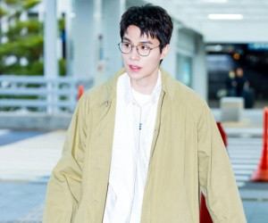 Lee Dong Wook lên đường đến Việt Nam, diện mạo 'nam thần U45' thế nào mà gây sốt?