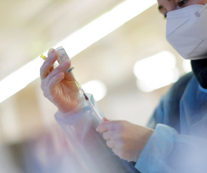 Người đàn ông tiêm vaccine Covid-19 tới 217 lần, kết quả ra sao?