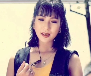 Á hậu vừa được Chủ tịch nước trao tặng NSND: Giữ chức vụ cao, được chồng tặng biệt thự, kim cương