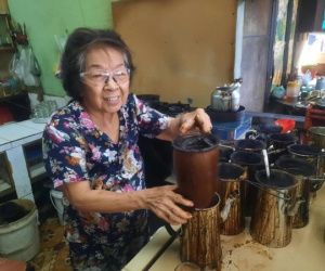 Thú vị quán cà phê vợt cuối cùng ở Biên Hòa