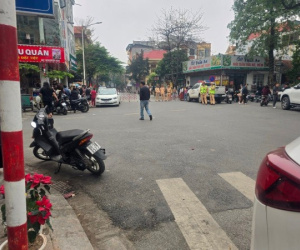 Nóng: Công an lập rào chắn phong toả tại khu vực nhà riêng Bí thư và Chủ tịch tỉnh Vĩnh Phúc