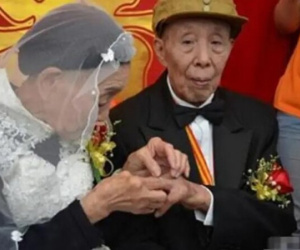 Cụ bà 80 tuổi tái hôn với cụ ông 82 tuổi, đêm tân hôn khóc hết nước mắt khi biết danh tính của nhau