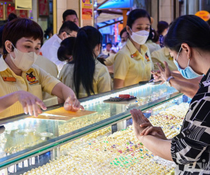 Giá vàng đang ở mức ‘đỉnh’, chuyên gia hé lộ thời điểm nên mua thêm
