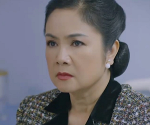 Phim của Hồng Diễm - Quang Sự mở màn: Khán giả 'cấn' vì như một vũ trụ khác của bộ phim từng gây sốt VTV