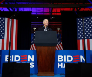 Bầu cử Mỹ: Ông Biden thắng đề cử, ông Donald Trump bám sát