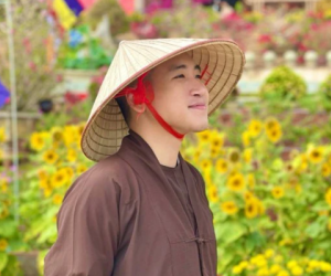 Huy Cung lần đầu tiết lộ lý do dừng lại mối quan hệ đang hạnh phúc, buông bỏ hết tài sản để xuất gia