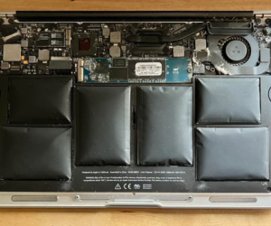 'Nếu không mở ra xem bên trong, MacBook của tôi có lẽ đã phát nổ': Thứ hiện ra trước mắt thật khó tin