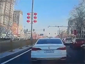 Clip: Khoảnh khắc quả cầu lửa xuất hiện trong vụ nổ khiến hàng chục người thương vong ở nhà hàng Trung Quốc