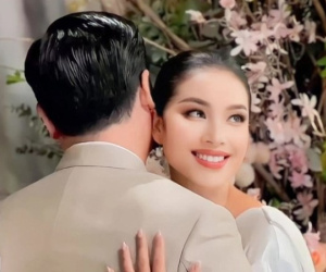 Phạm Hương có phản ứng đầu tiên sau khi bị soi dấu hiệu lạ nghi trục trặc với chồng đại gia