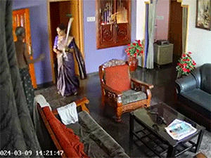 Bố chồng 87 tuổi bị con dâu dùng gậy đánh đến nhập viện dù liên tục van xin