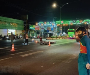 Tông vào xe khách giường nằm, 1 nam sinh tử vong tại chỗ