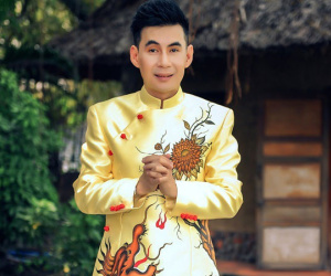 Một trong 'Tứ đại thiên vương' showbiz Việt từng phải đi xin ăn nay sống độc thân trong căn nhà trị giá 2000 cây vàng