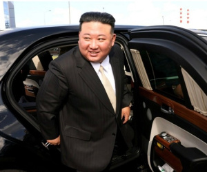 Ông Kim Jong Un lần đầu tiên sử dụng ô tô được Tổng thống Putin tặng