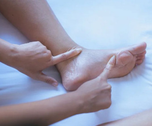 Người tuổi thọ ngắn thường có 3 dấu hiệu nhỏ này trên bàn chân: Hãy kiểm tra cơ thể mình ngay!