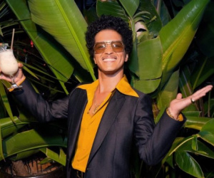 Thực hư việc ngôi sao Bruno Mars nợ cờ bạc 50 triệu USD?
