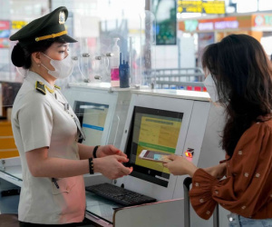 Vì sao giá vé máy bay tăng cao nhưng các hãng hàng không vẫn lỗ?