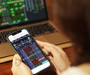 Chứng khoán sau đợt sập mạnh, dòng tiền chảy vào ngành nào?