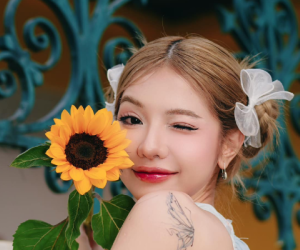 'Soi' loạt ảnh cực gợi cảm của 'Lisa bản Việt', fan xót xa khi biết tình trạng sức khỏe