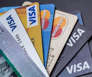 Nợ thẻ tín dụng 8,5 triệu thành 8,8 tỷ: Ngân hàng có buộc phải xóa nợ?